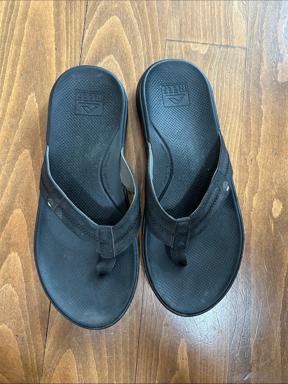 Reef Black Men’s Flip Flops with arch support Men’s 11